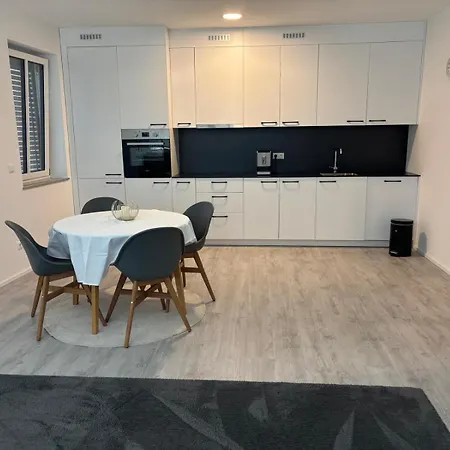 Edi's